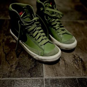 Nike Blazer Kids Size 4.5 shoes.